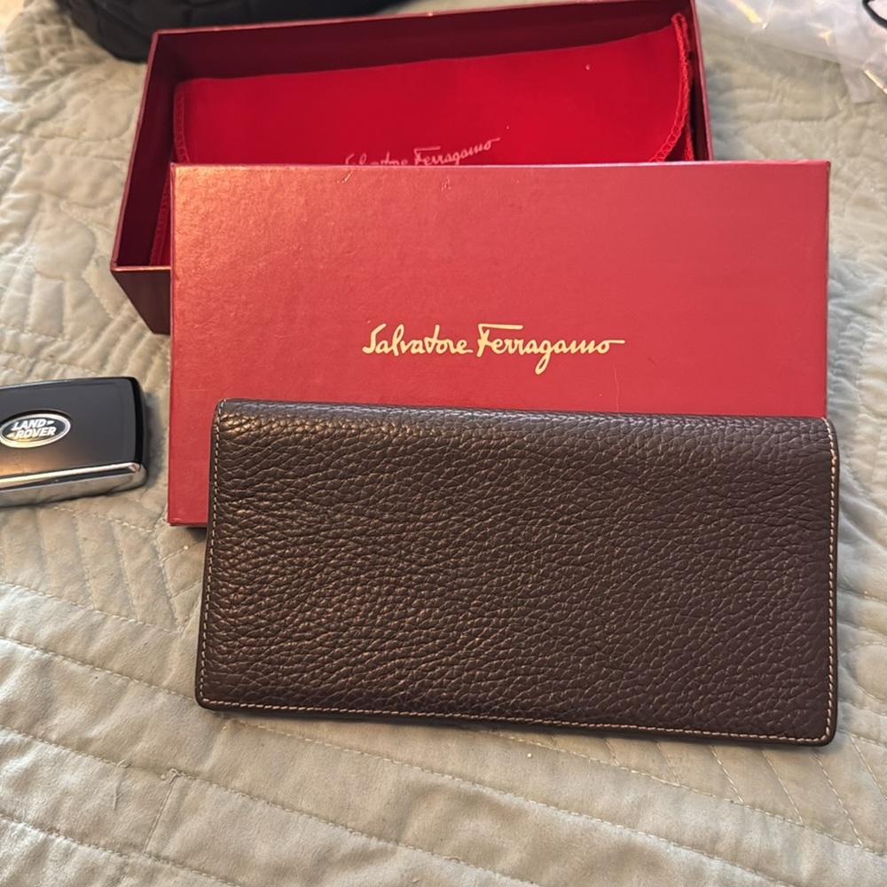 Salvatore Ferragamo Logo Black Leather Long Bifold Wallet - Picture 4 of 6